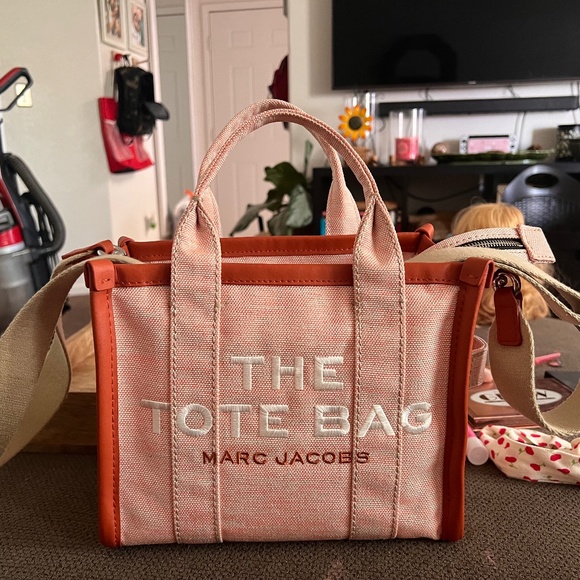 Marc Jacobs Handbags - Marc Jacob Tote bag Mini